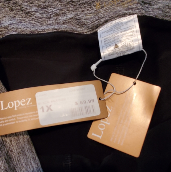 Lopez golf skirt - Picture 3 of 3